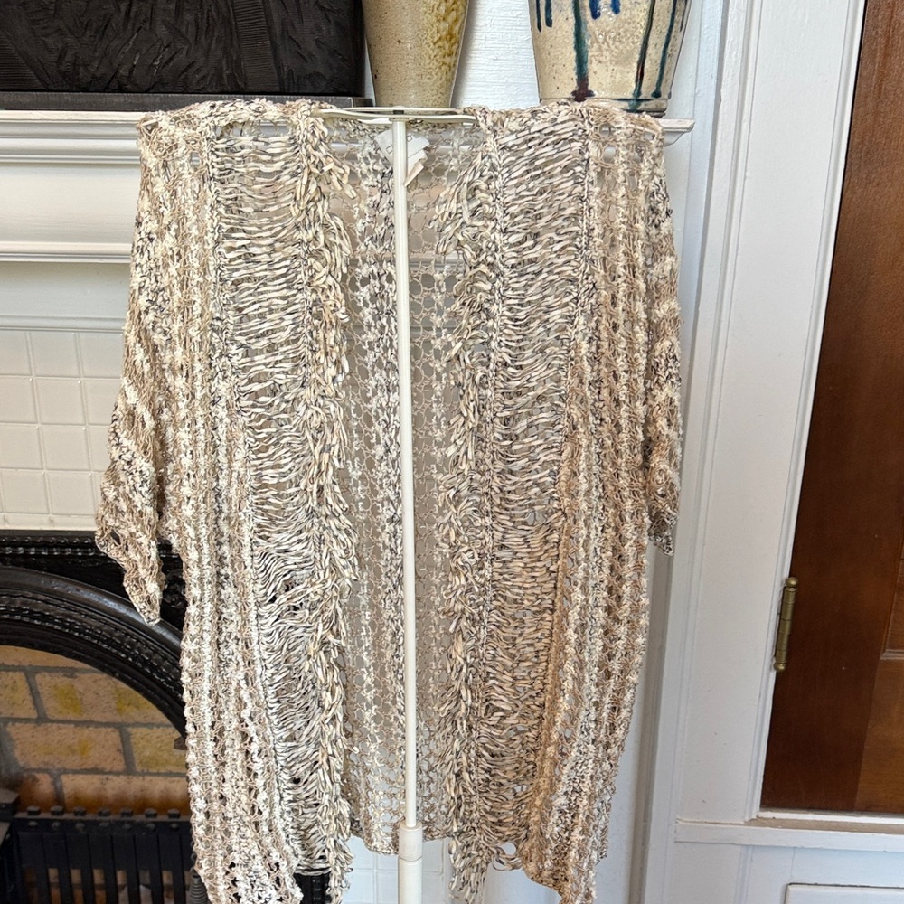 Chico's Textured Knit short sleeve ‎ Cardigan in Beige and Cream- worn twice